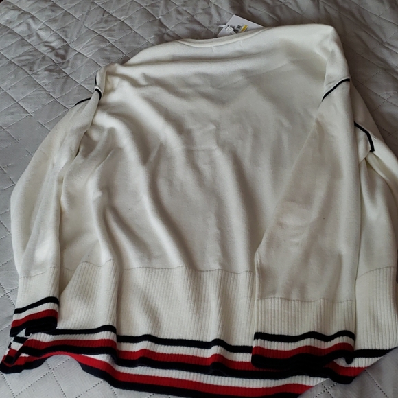 Sweater - Picture 2 of 10